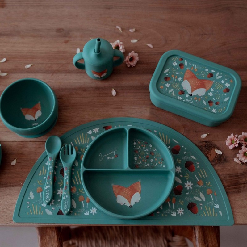 Tovaglietta per bambini in silicone verde decorata con ghiande e funghi